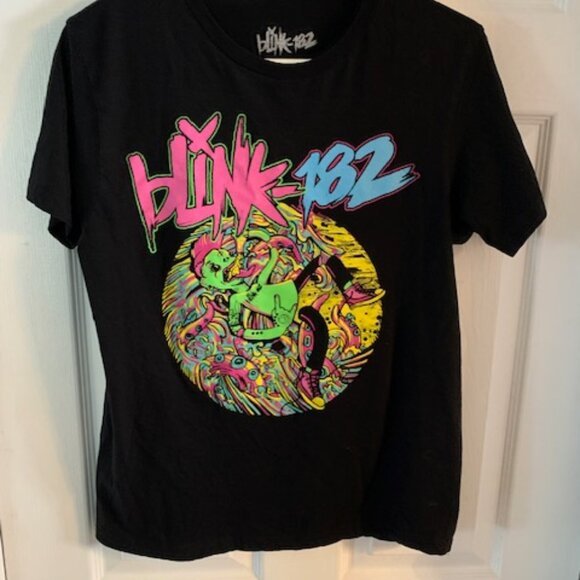 Other - BLINK 182 MENS BAND TSHIRT